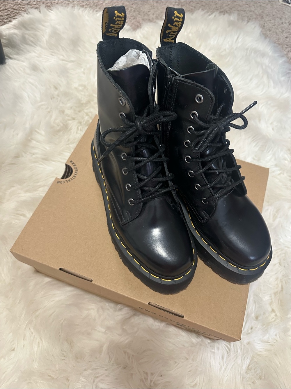 New in box Dr. Martens Jadon platform black Lace-Up Combat Boots